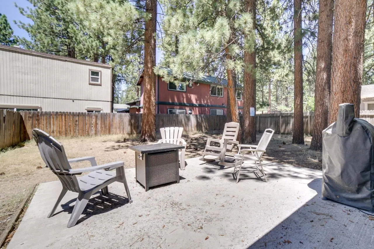 Pet-Friendly South Lake Tahoe Vacation Rental! 펜션